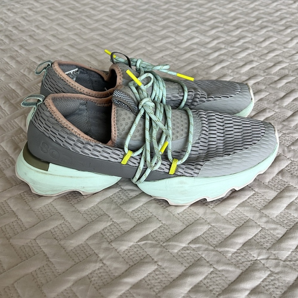 Sorel, Sz 8.5 Kinetic Impact Sneakers, gray and aqua - Picture 4 of 11